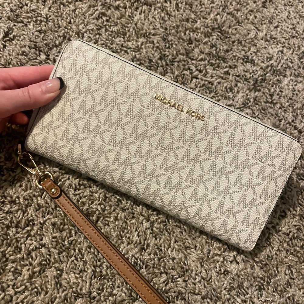 Micheal kors wallet